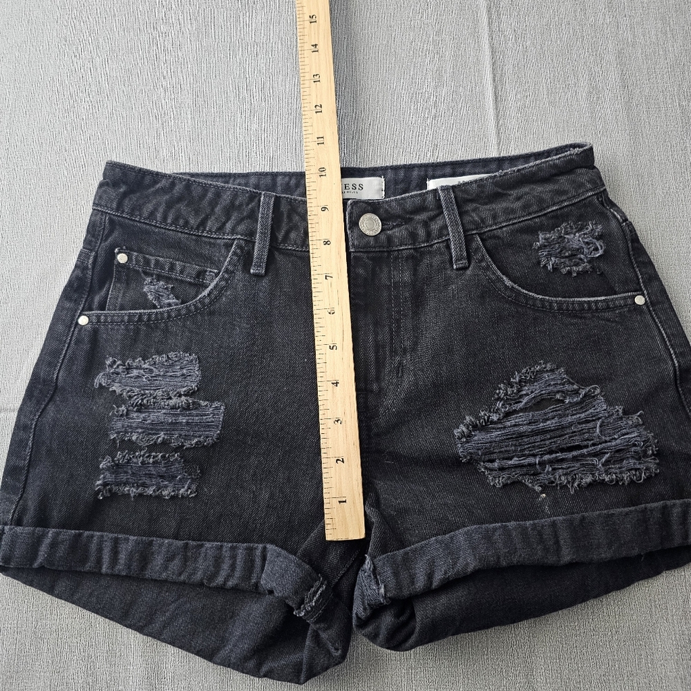 Guess Black Cuffed Distressed Boy Fit Jean Shorts Size 25 Mid Rise - Picture 6 of 7